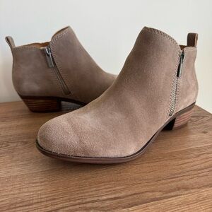 Lucky Brand - Women’s Basel Taupe Suede Ankle Bootie size 7.5